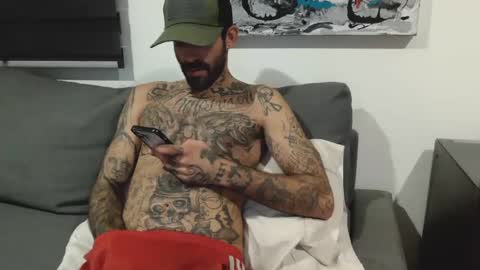 Snapshot of badcouple_ chatting on October 1, 11:44 pm BadCouple  online show from October 1, 11:44 pm