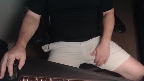 Snapshot of baddaddy77 chatting on November 10, 2:21 am baddaddy77 online show from November 10, 2:21 am