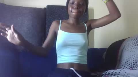 Snapshot of baddie_floxxy chatting on February 28, 9:27 pm baddie_floxxy online show from February 28, 9:27 pm