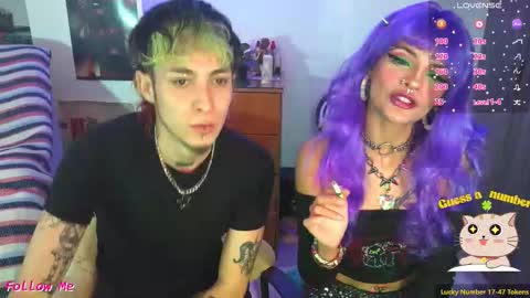 Snapshot of badeyes_crazylilgoat chatting on November 14, 8:40 pm Dan Lila online show from November 14, 8:40 pm