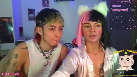 Snapshot of badeyes_crazylilgoat chatting on November 15, 6:59 pm Dan Lila online show from November 15, 6:59 pm