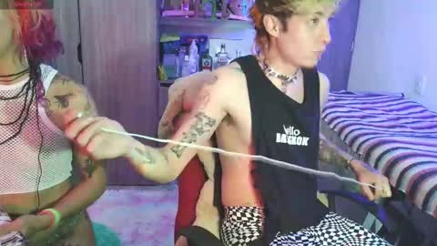 Snapshot of badeyes_crazylilgoat chatting on January 9, 10:55 pm Dan Lila online show from January 9, 10:55 pm