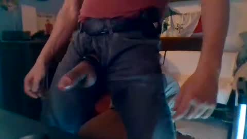 Snapshot of badhombremx chatting on February 1, 4:46 am Mexican livin Off the Wall online show from February 1, 4:46 am