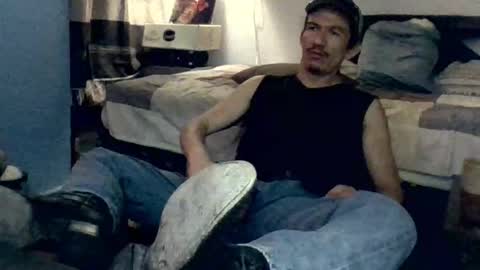 Snapshot of badhombremx chatting on October 15, 3:17 am Mexican livin Off the Wall online show from October 15, 3:17 am