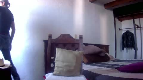Mexican livin Off the Wall online show from May 3, 3:29 pm