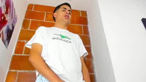 Snapshot of badjuanhot chatting on December 26, 4:25 pm Juan Help us reach 100 likes online show from December 26, 4:25 pm