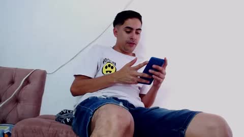 Snapshot of badjuanhot chatting on January 14, 3:47 pm Juan Help us reach 100 likes online show from January 14, 3:47 pm