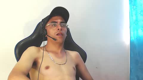 Snapshot of badjuanhot chatting on February 23, 7:17 pm Juan Help us reach 100 likes online show from February 23, 7:17 pm