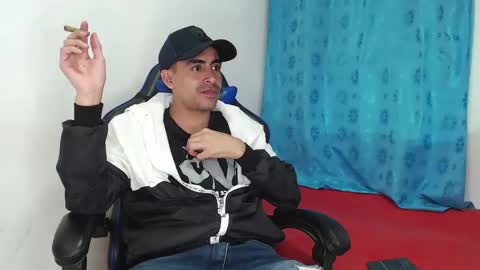 Snapshot of badjuanhot chatting on March 6, 2:51 am Juan Help us reach 100 likes online show from March 6, 2:51 am