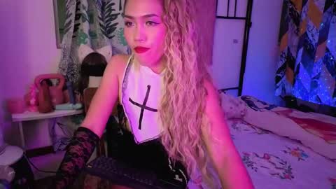 badlilbambi online show from October 3, 12:13 pm