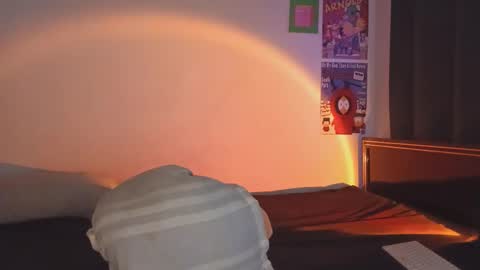 Snapshot of badlucky_ chatting on February 5, 12:32 pm badlucky_ online show from February 5, 12:32 pm