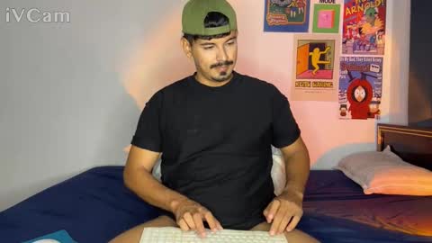 Snapshot of badlucky_ chatting on February 17, 1:35 am badlucky_ online show from February 17, 1:35 am