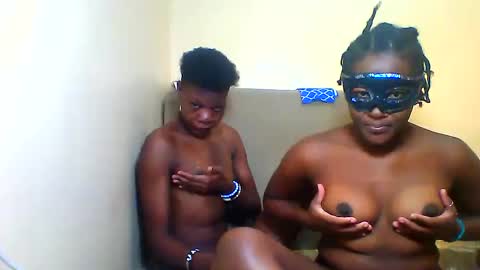 Snapshot of bads_hornies chatting on March 2, 5:30 am bads_hornies online show from March 2, 5:30 am