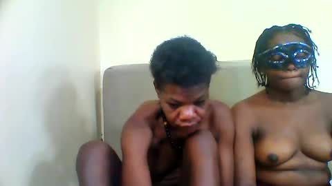 Snapshot of bads_hornies chatting on April 13, 5:24 am bads_hornies online show from April 13, 5:24 am