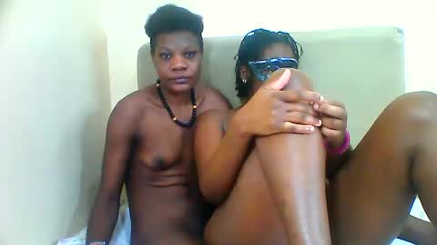 Snapshot of bads_hornies chatting on April 14, 5:46 am bads_hornies online show from April 14, 5:46 am