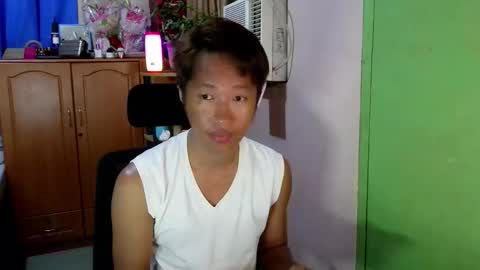Snapshot of baggage00 chatting on June 10, 7:18 am baggage00 online show from June 10, 7:18 am