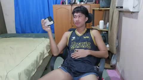 Snapshot of baggage00 chatting on July 6, 7:49 pm baggage00 online show from July 6, 7:49 pm