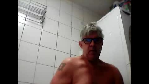 Snapshot of baggelina75 chatting on December 15, 10:50 am baggelina75 online show from December 15, 10:50 am