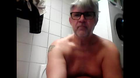 Snapshot of baggelina75 chatting on January 8, 4:34 am baggelina75 online show from January 8, 4:34 am