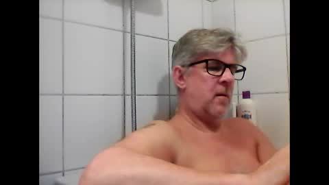 Snapshot of baggelina75 chatting on January 15, 8:37 pm baggelina75 online show from January 15, 8:37 pm