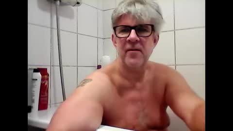 Snapshot of baggelina75 chatting on January 26, 5:34 pm baggelina75 online show from January 26, 5:34 pm