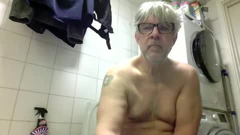 Snapshot of baggelina75 chatting on February 21, 10:49 am baggelina75 online show from February 21, 10:49 am