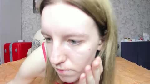 holly online show from October 7, 3:42 pm