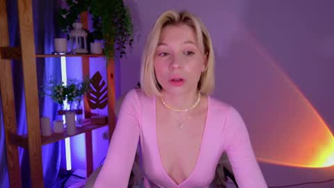 Elly online show from May 12, 3:25 am