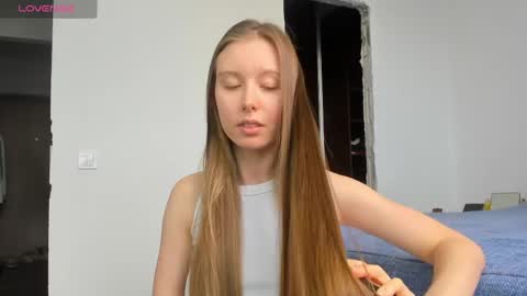 Kira online show from May 30, 9:39 am