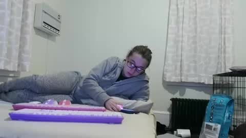 bambiboo8113 online show from December 15, 3:11 am