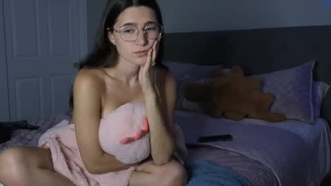 Snapshot of bambifarrina chatting on September 20, 2:34 am bambifarrina online show from September 20, 2:34 am