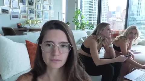 Snapshot of bambifarrina chatting on October 22, 6:40 pm bambifarrina online show from October 22, 6:40 pm