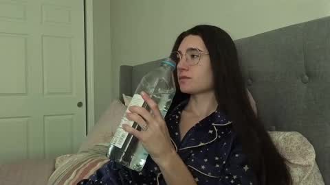 Snapshot of bambifarrina chatting on November 15, 9:21 pm bambifarrina online show from November 15, 9:21 pm