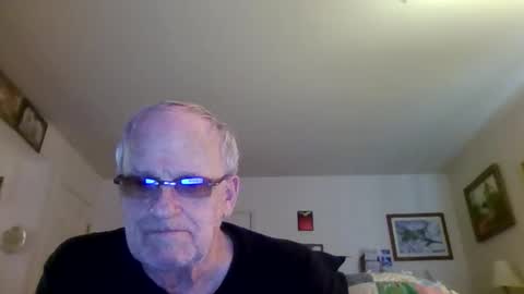 banana_hammock70 online show from April 13, 3:39 pm