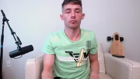 bananacurvesleft online show from June 23, 3:21 pm