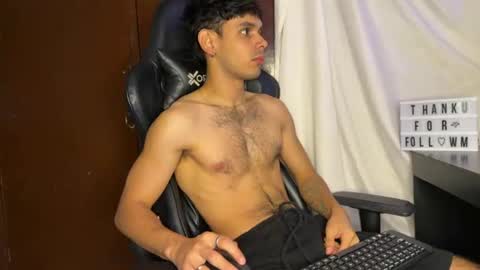 Snapshot of banmeel chatting on August 4, 8:50 am Damiano online show from August 4, 8:50 am