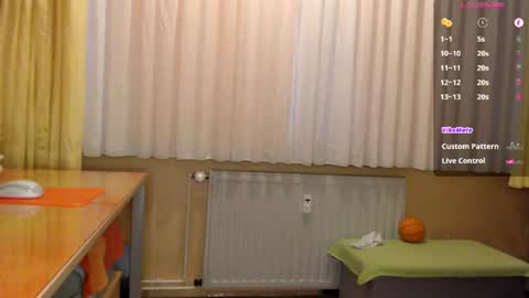 Snapshot of banschie chatting on June 30, 6:42 pm online show from June 30, 6:42 pm