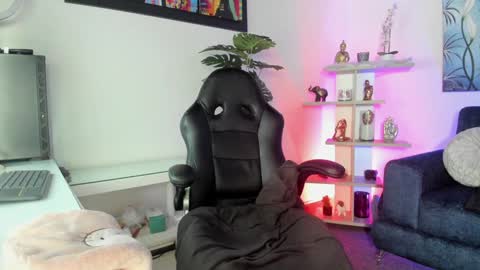 Gabi  online show from January 22, 1:20 am