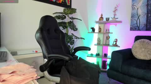 Gabi  online show from February 5, 1:15 am