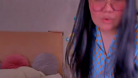 Barbie Kim online show from December 13, 6:31 am