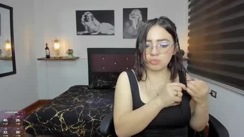 Snapshot of barbara_joness chatting on October 17, 8:00 pm Barbara online show from October 17, 8:00 pm