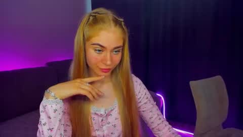 BarbaraChic online show from July 18, 2:54 pm