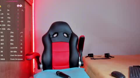 Nicolle  online show from March 27, 5:12 pm