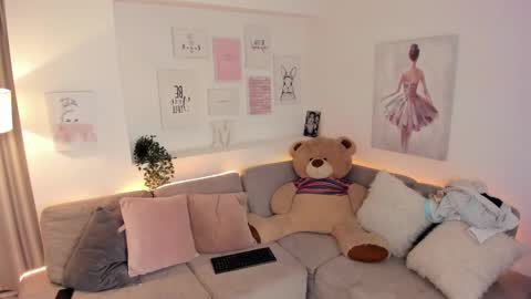 Snapshot of barbie_ev chatting on March 5, 10:33 am Barbara online show from March 5, 10:33 am