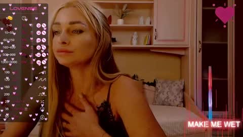 Snapshot of barbie_kiss1 chatting on December 4, 4:21 am barbie online show from December 4, 4:21 am