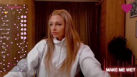 Snapshot of barbie_kiss1 chatting on December 10, 4:24 am barbie online show from December 10, 4:24 am