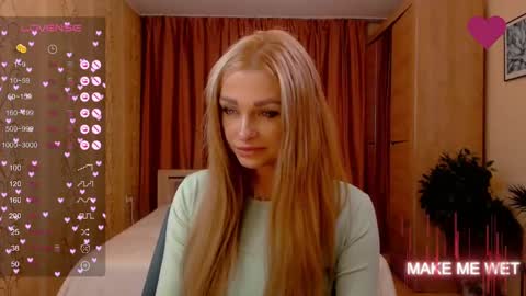 Snapshot of barbie_kiss1 chatting on December 12, 1:43 am barbie online show from December 12, 1:43 am