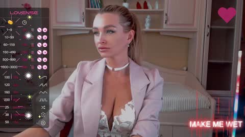 Snapshot of barbie_kiss1 chatting on February 26, 1:00 am barbie online show from February 26, 1:00 am