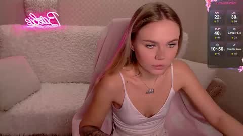 Lilli 3 online show from November 11, 3:17 am