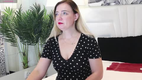 Snapshot of barbieeann chatting on December 20, 11:43 am Ann online show from December 20, 11:43 am